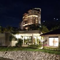Vista nocturna de Puerto Vallarta